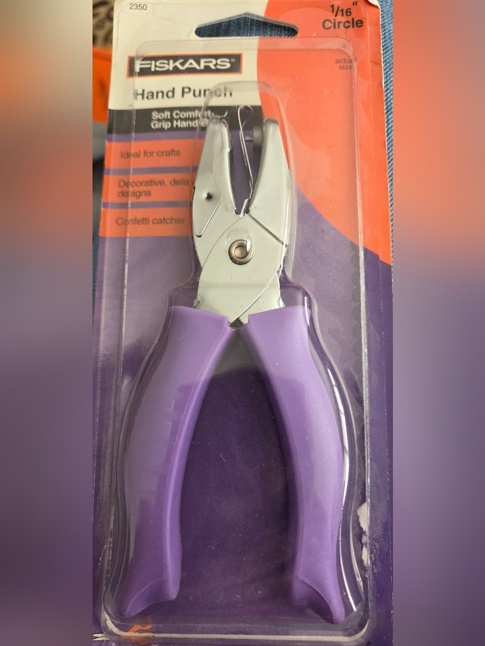 NWT Fiskars Hand-Held Circle Punch, 1/6" Circle